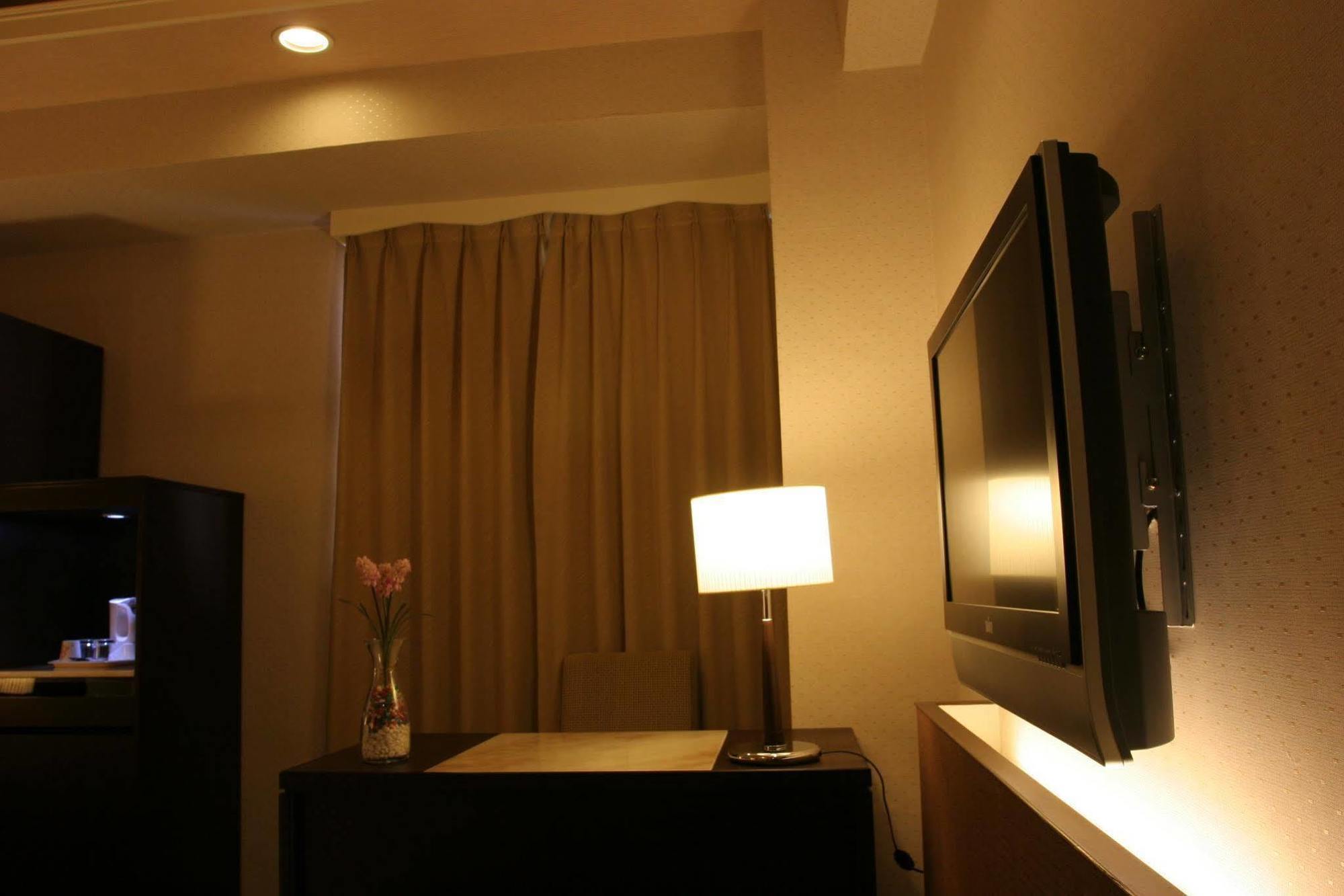Dlinn Hotel Taichung Exterior photo